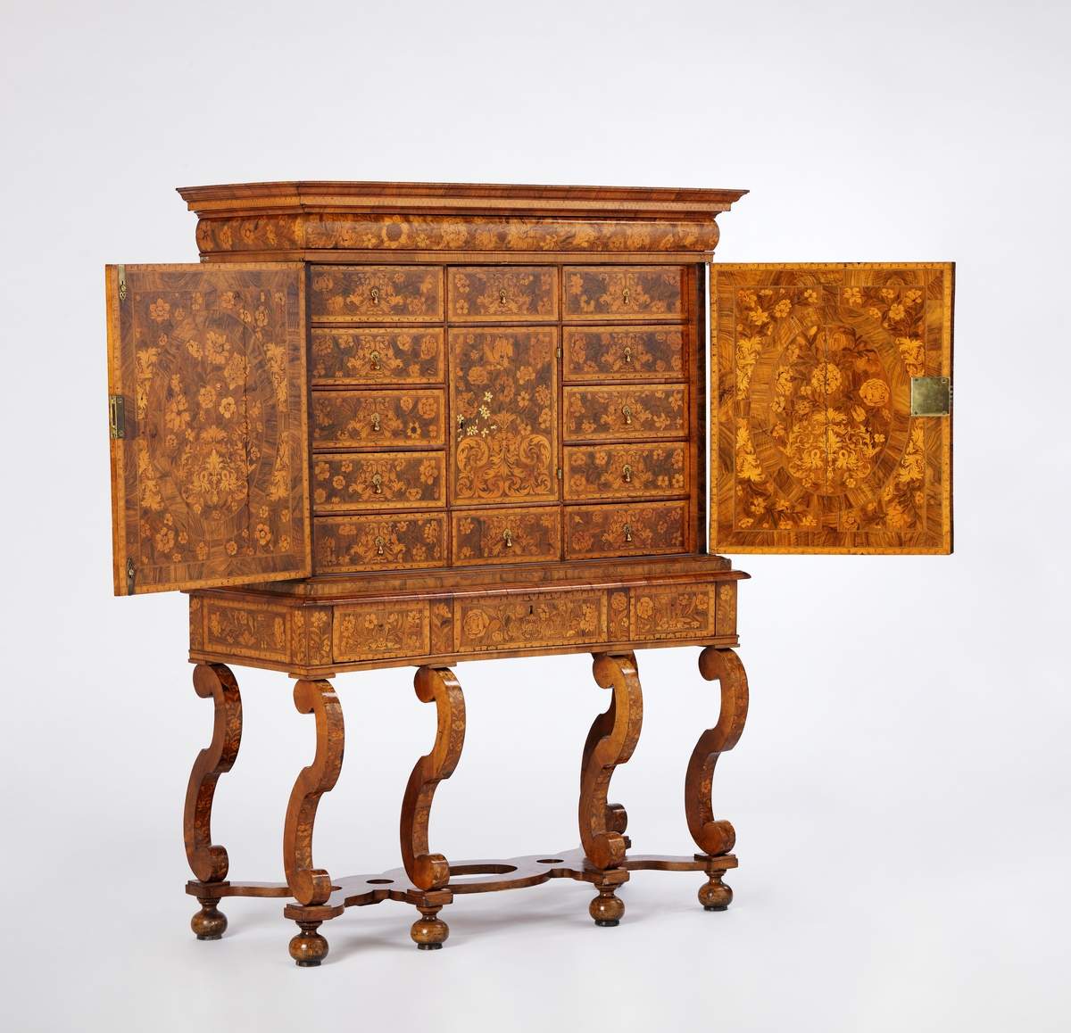 Kabinettskap - Nasjonalmuseet, designsamlingene / DigitaltMuseum