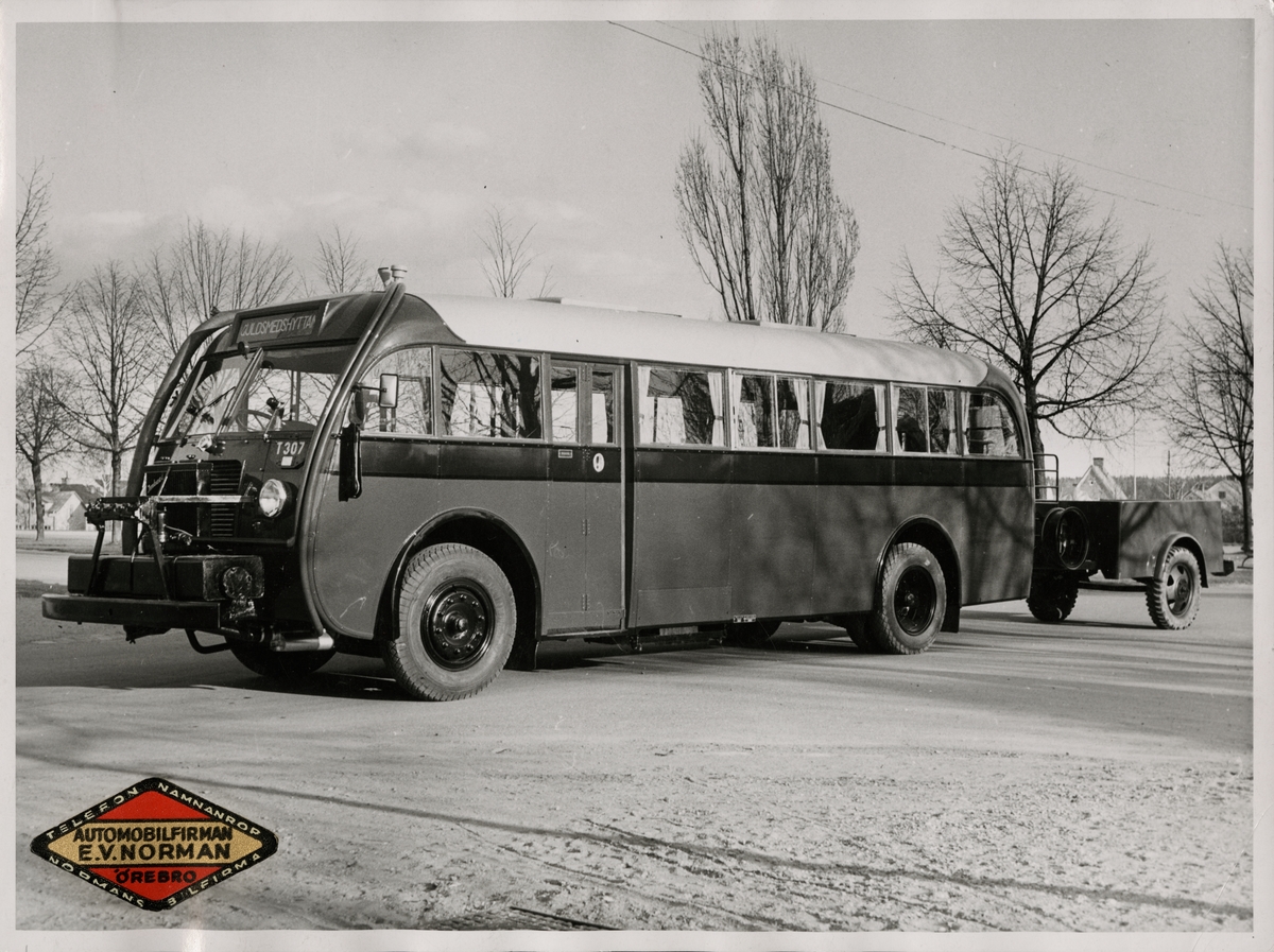 Trafikaktiebolaget Grängesberg Oxelösunds Järnvägar, TGOJ buss med