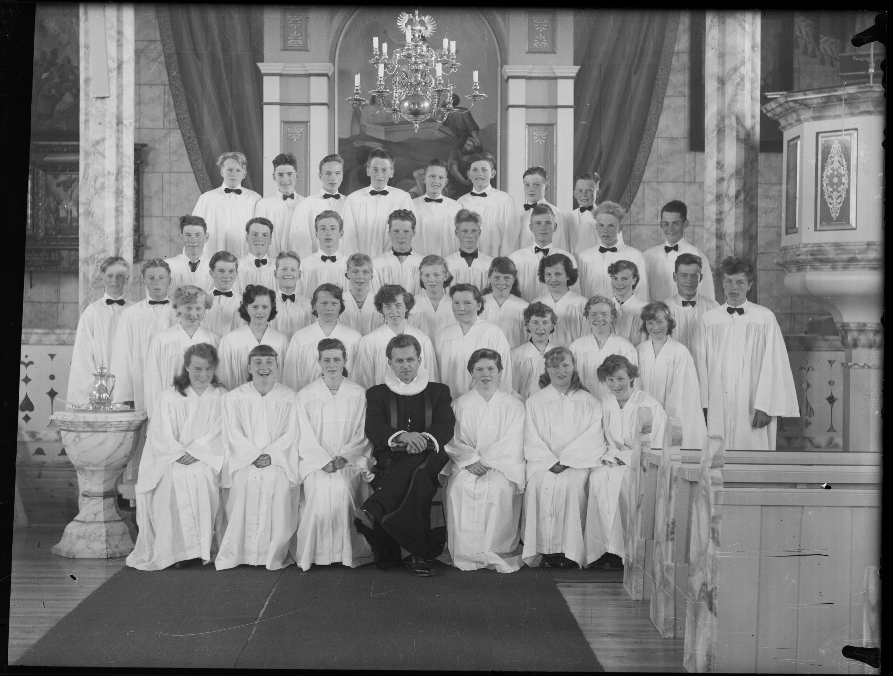 Konfirmanter i Os kirke, 1958 - Rørosmuseet / DigitaltMuseum